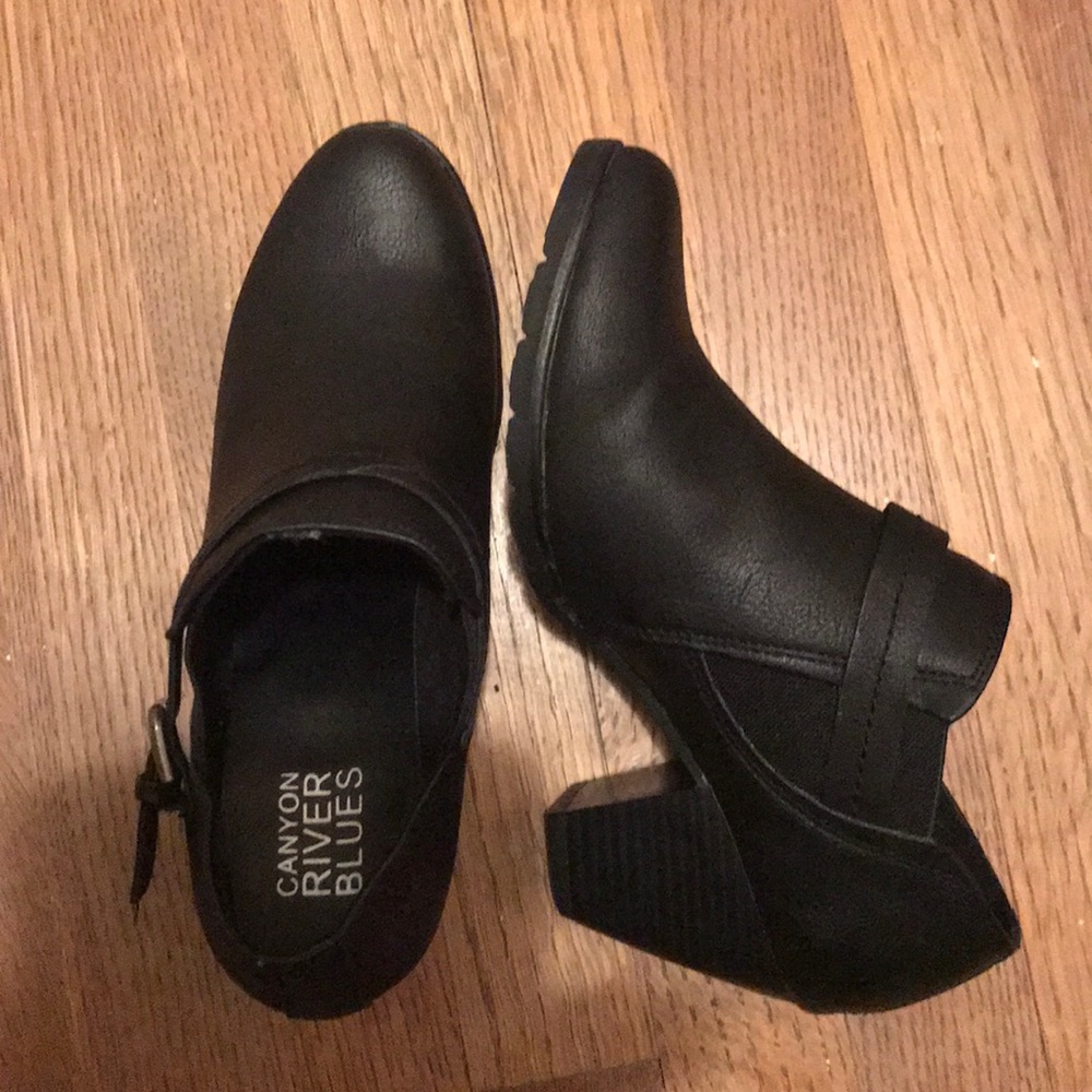 Canyon River Blues ankle booties